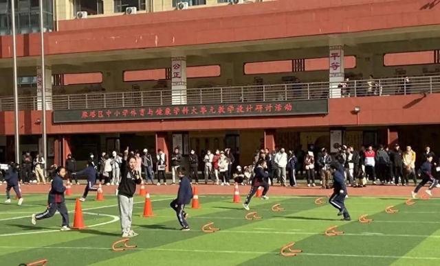济南市美里湖第三完美体育体育体育小学